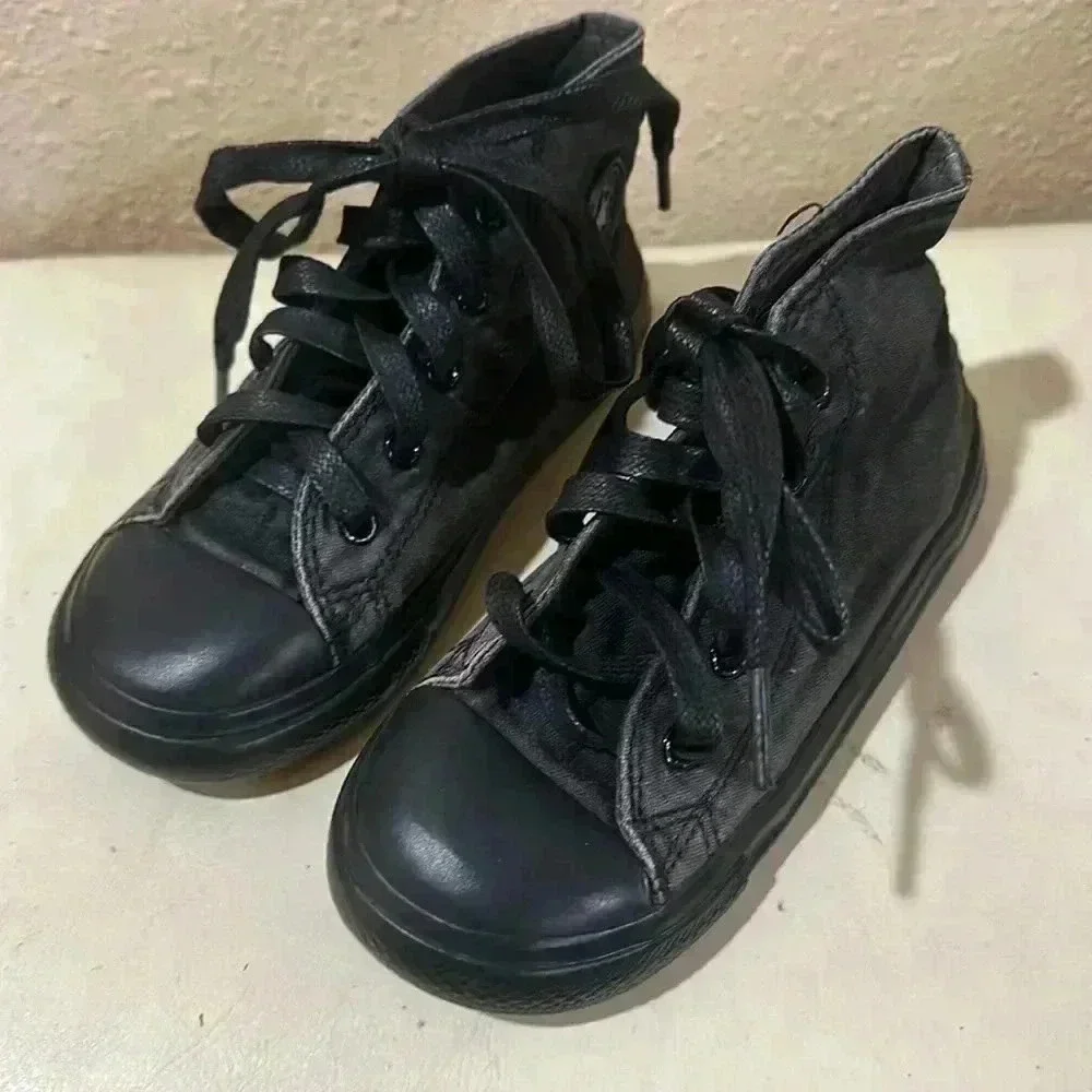 Converse kids size 10
